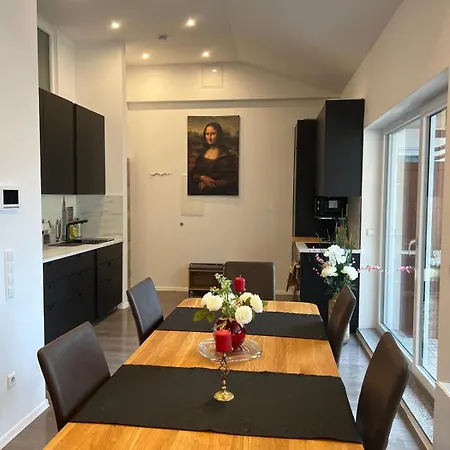 Vipstay Stilvolle 58m2 Mit Balkon, Kostenlosen Parkplatz Und Wlan, Naehe Zu Sap, Mlp, Heidelberg, Museum Sinsheim, Motodrom Hockenheim Usw * Wiesloch