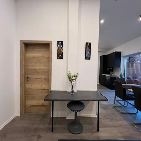 Vipstay Stilvolle 58m2 Mit Balkon, Kostenlosen Parkplatz Und Wlan, Naehe Zu Sap, Mlp, Heidelberg, Museum Sinsheim, Motodrom Hockenheim Usw *