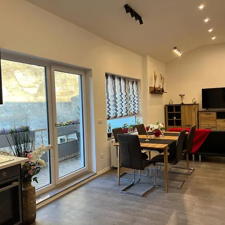 Apartment Vipstay Stilvolle 58m2 Mit Balkon, Kostenlosen Parkplatz Und Wlan, Naehe Zu Sap, Mlp, Heidelberg, Museum Sinsheim, Motodrom Hockenheim Usw *
