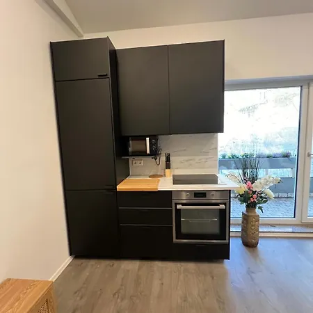 Vipstay Stilvolle 58m2 Mit Balkon, Kostenlosen Parkplatz Und Wlan, Naehe Zu Sap, Mlp, Heidelberg, Museum Sinsheim, Motodrom Hockenheim Usw Wiesloch