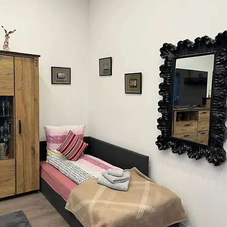 Apartment Vipstay Stilvolle 58m2 Mit Balkon, Kostenlosen Parkplatz Und Wlan, Naehe Zu Sap, Mlp, Heidelberg, Museum Sinsheim, Motodrom Hockenheim Usw