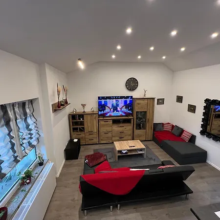 Apartment Vipstay Stilvolle 58m2 Mit Balkon, Kostenlosen Parkplatz Und Wlan, Naehe Zu Sap, Mlp, Heidelberg, Museum Sinsheim, Motodrom Hockenheim Usw Wiesloch